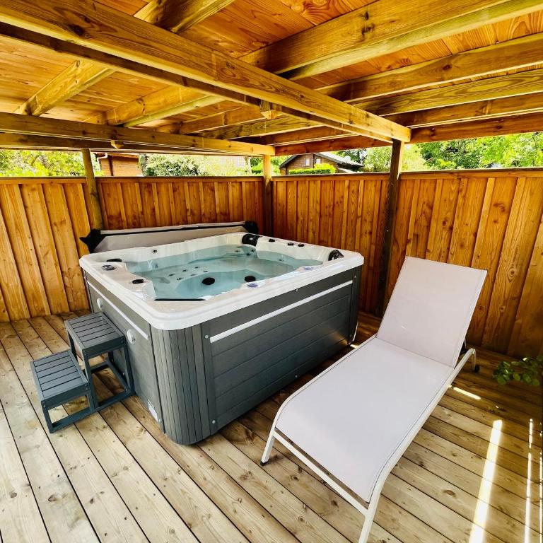 Chalet domaine forge 6-8pers jacuzzi terrasse plancha proche commerces - Chalet 3 Chambres - 2