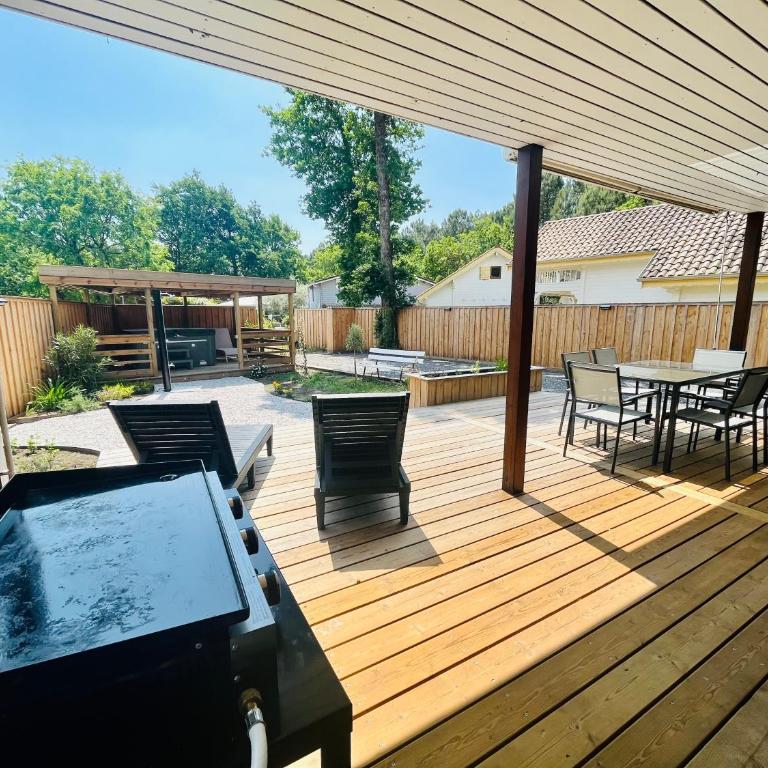 Chalet domaine forge 6-8pers jacuzzi terrasse plancha proche commerces - Chalet 3 Chambres - 4