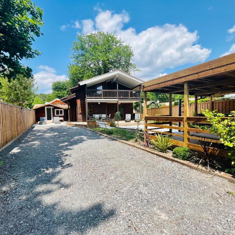 Chalet domaine forge 6-8pers jacuzzi terrasse plancha proche commerces - Chalet 3 Chambres - 5