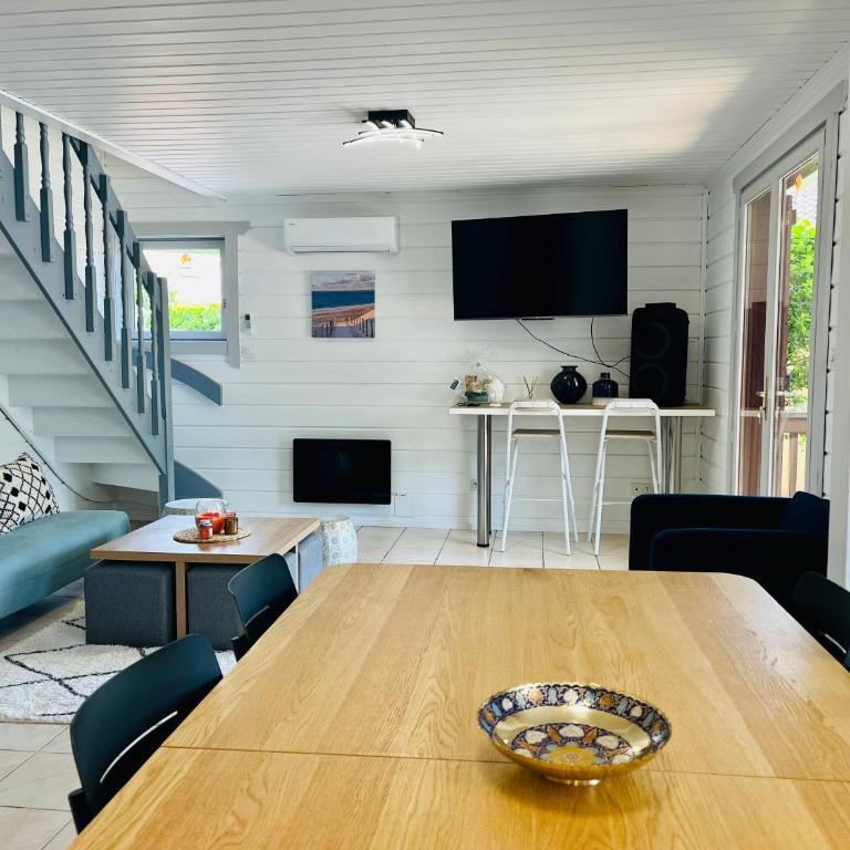 Chalet domaine forge 6-8pers jacuzzi terrasse plancha proche commerces - Chalet 3 Chambres - 9