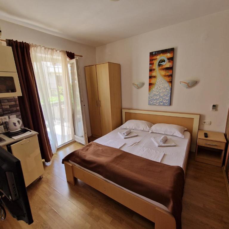 Guest House Damjana - Deluks Dvokrevetna Soba sa Bračnim Krevetom i Balkonom - 33