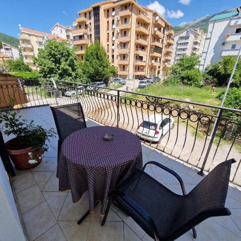 Guest House Damjana - Deluks Dvokrevetna Soba sa Bračnim Krevetom i Balkonom - 32