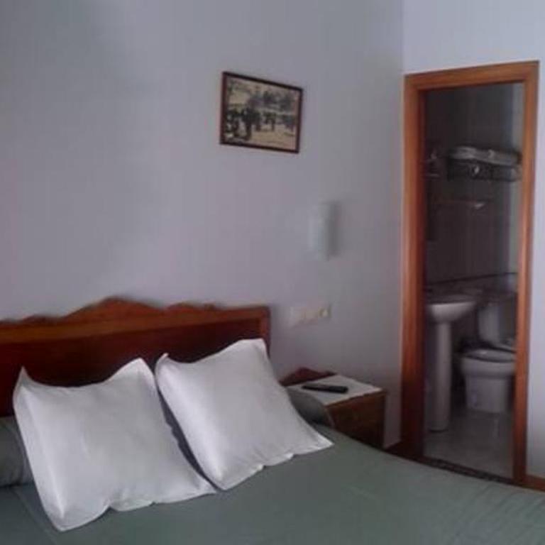 Hostal Pumar - Habitación Doble con baño privado - 1