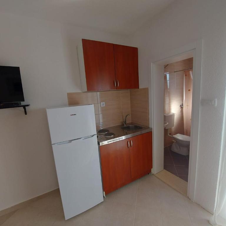 Apartmani Sunce - Deluks Trokrevetna Soba sa Pogledom na More - 4