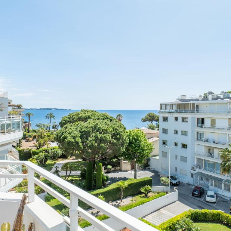 3-Room Luxury Apartment with Pool and Sea View Steps from the Beach - Appartamento - 44