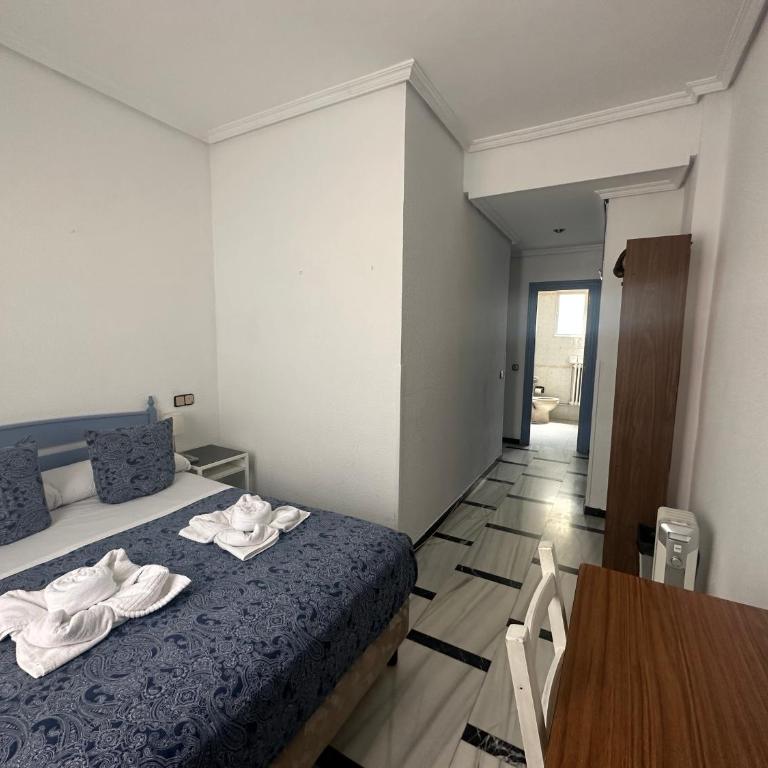 Hostal Arrate - Camera Matrimoniale con Bagno Privato - 4