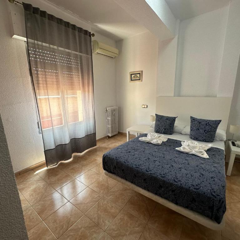 Hostal Arrate - Camera Matrimoniale con Bagno Privato - 3