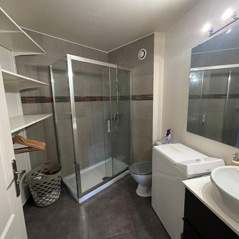 Superbe studio port Fréjus 2 - 800m de la plage - Studio Apartment with Balcony - 8