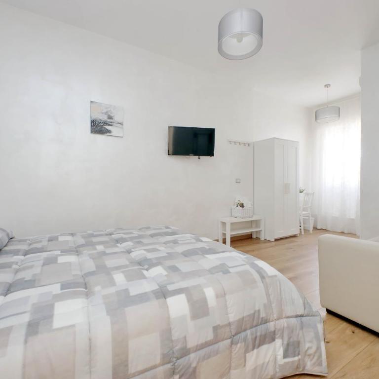 B&B Giuly - Camera Familiare con Bagno Privato - 2