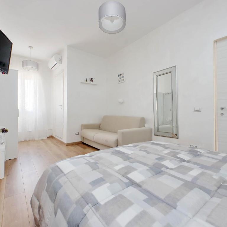 B&B Giuly - Camera Familiare con Bagno Privato - 6