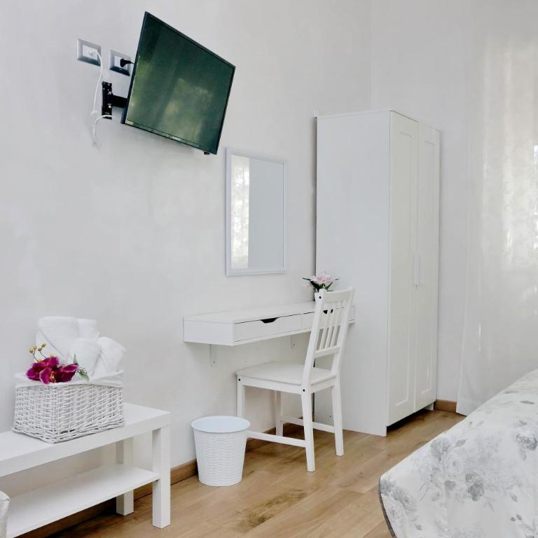 B&B Giuly - Camera Tripla con Bagno Privato - 7