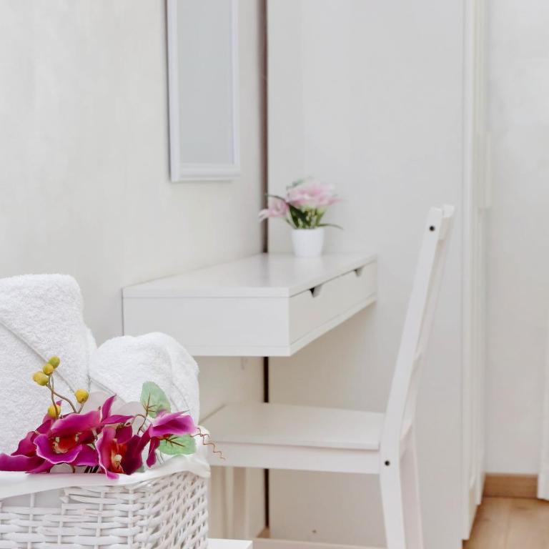 B&B Giuly - Camera Tripla con Bagno Privato - 8