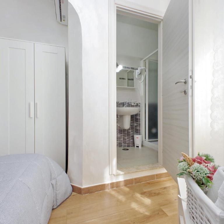 B&B Giuly - Camera Matrimoniale con Bagno Privato - 6