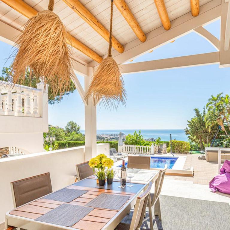 Luxury villa with beautiful sea view & jacuzzi - Villa - 2