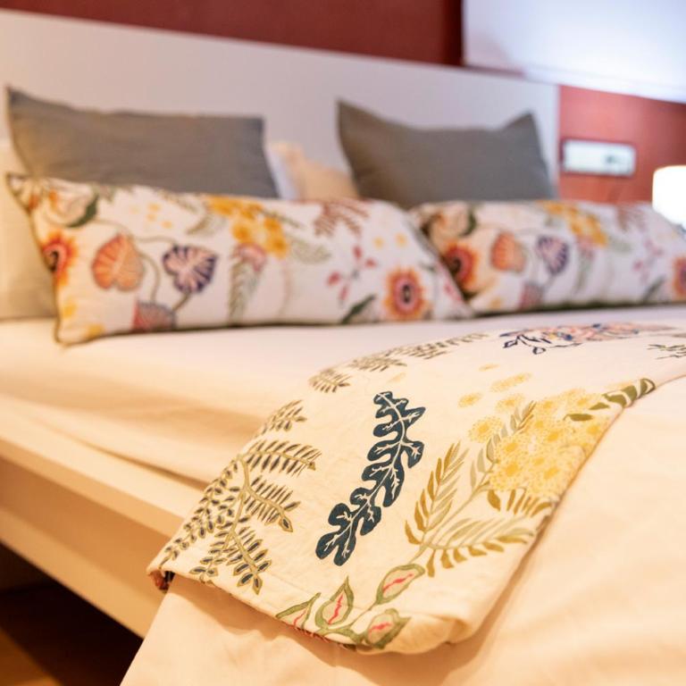 Grand Villa Valencia - 8 min to Center by Metro - Deluxe Villa - 65