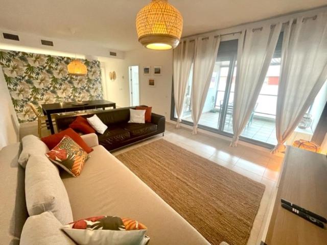 GATU PREMIUM El Viñedo, centro, parking, aire acc, terraza, piscina comun" Preferente mayores de 25 años y familias " - Apartamento con terraza - 4