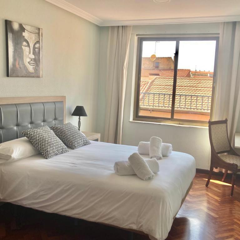 Apartamentos Azafranal-PARKING GRATIS- - Apartamento Deluxe - 31