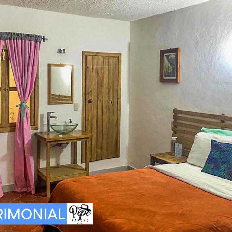 Hotel Pepe Pancho - Double Room with Private Bathroom - 2