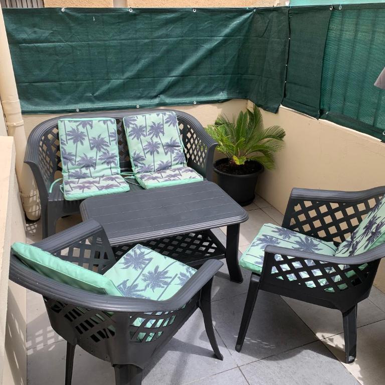 Grand studio très agréable avec bar, cuisine et terrasse - Apartamento de 1 dormitorio - 20