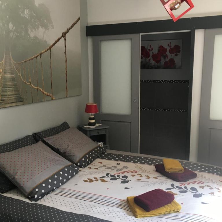 Chambre sur jardin secret - Avignon Centre - Climatisée - Chambre Double avec Salle de Bains Privative - 2