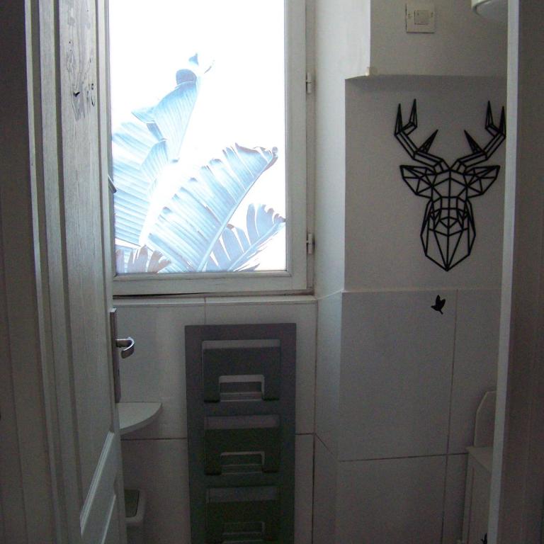 Charmant STUDIO au Calme Tout Confort Dans Château Néo Gothique proche ZENITH COMET ORLEANS Parking Voiture Gratuit WIFI Haut Débit Rue des Montées - Estudio Superior - 36