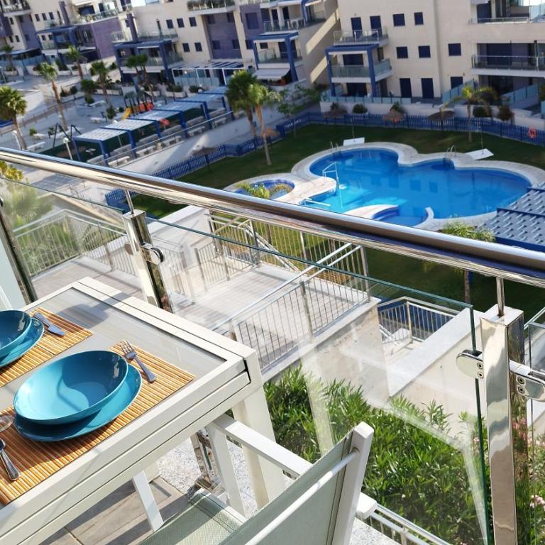 Vistas al Mar y parking gratis - Apartamento de 3 dormitorios - 3