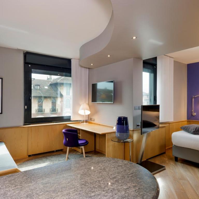 Best Western Plus Executive Hotel and Suites - Junior Queen Suite with One Single Bed - 5