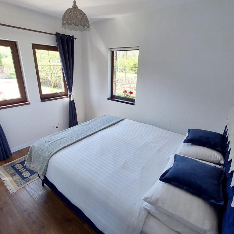 Bosanska kuća Emina - Three-Bedroom Villa - 38
