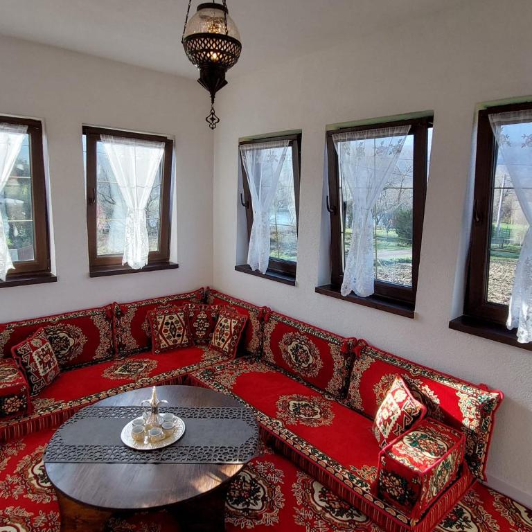 Bosanska kuća Emina - Three-Bedroom Villa - 22