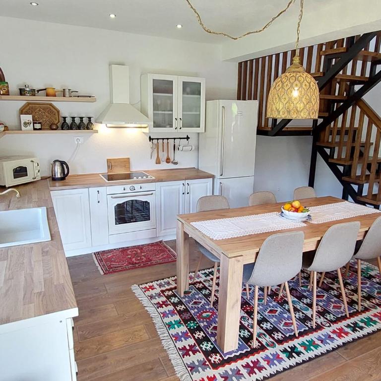 Bosanska kuća Emina - Three-Bedroom Villa - 31