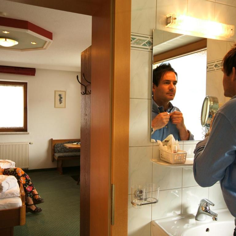 Hotel Theresia - Standard Vierbettzimmer - 6