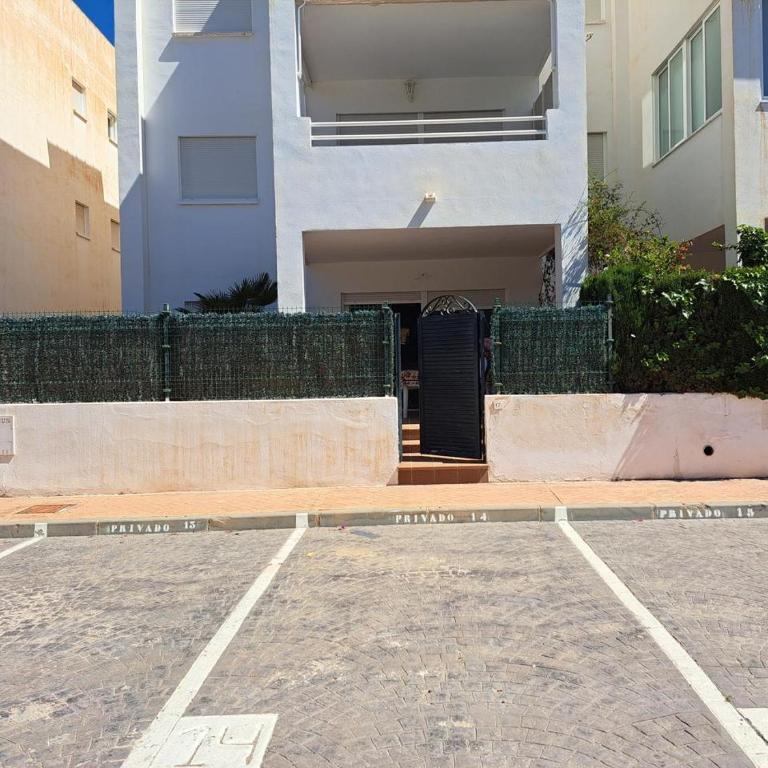 Estupendo Bajo en Urbanización Aldea de Puerto Rey - Apartamento de 2 dormitorios - 43