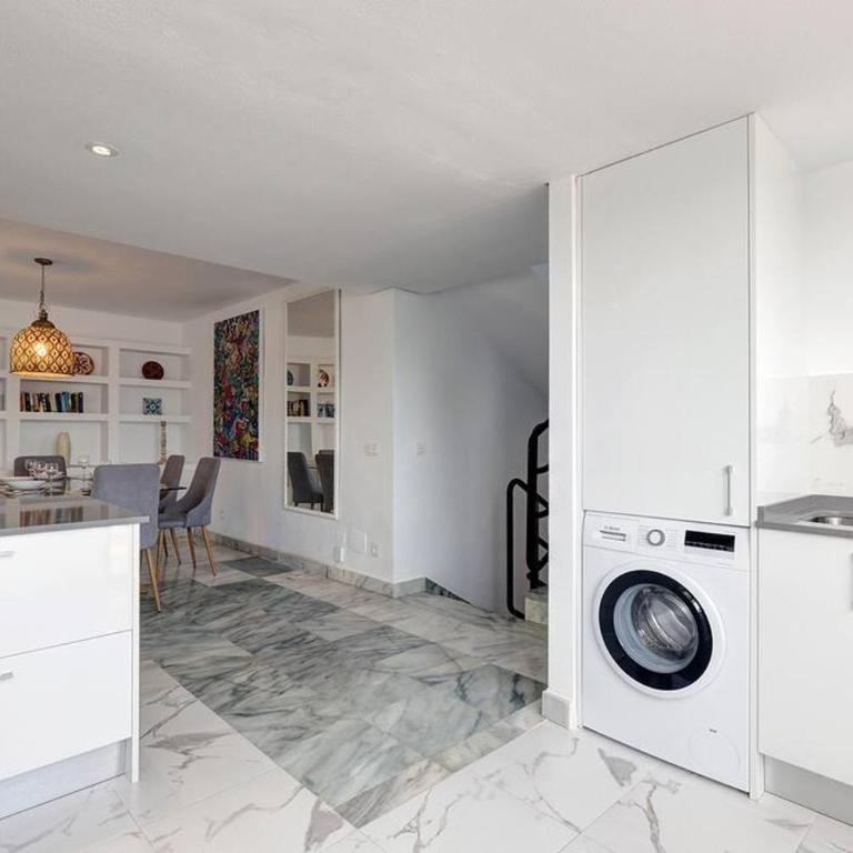 4 Bedroom Townhouse 200 meters from the Beach! - Apartment - 28