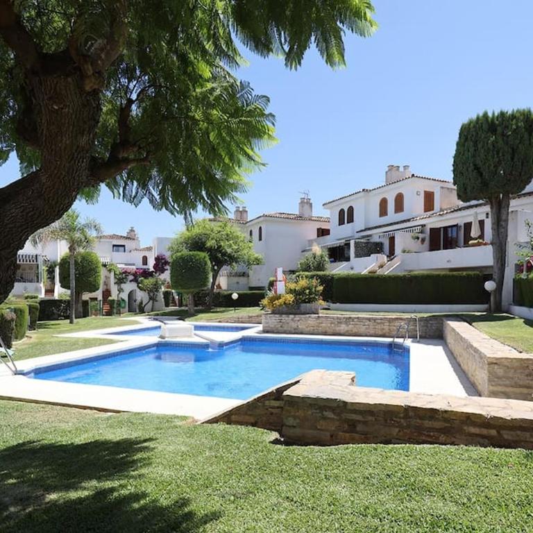4 Bedroom Townhouse 200 meters from the Beach! - Apartment - 63