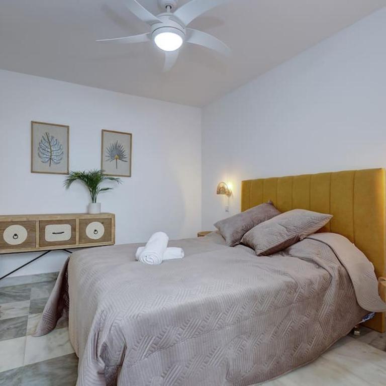 4 Bedroom Townhouse 200 meters from the Beach! - Apartment - 40