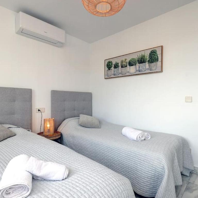 4 Bedroom Townhouse 200 meters from the Beach! - Apartment - 47