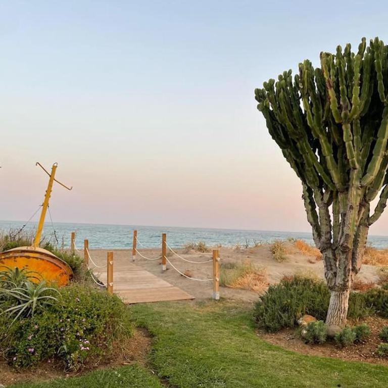 4 Bedroom Townhouse 200 meters from the Beach! - Apartment - 66