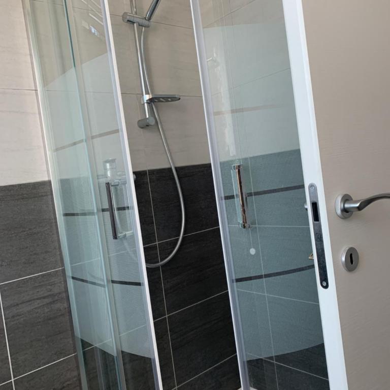 PeschieraView Flat x4 - Appartamento con 2 Camere da Letto - 12