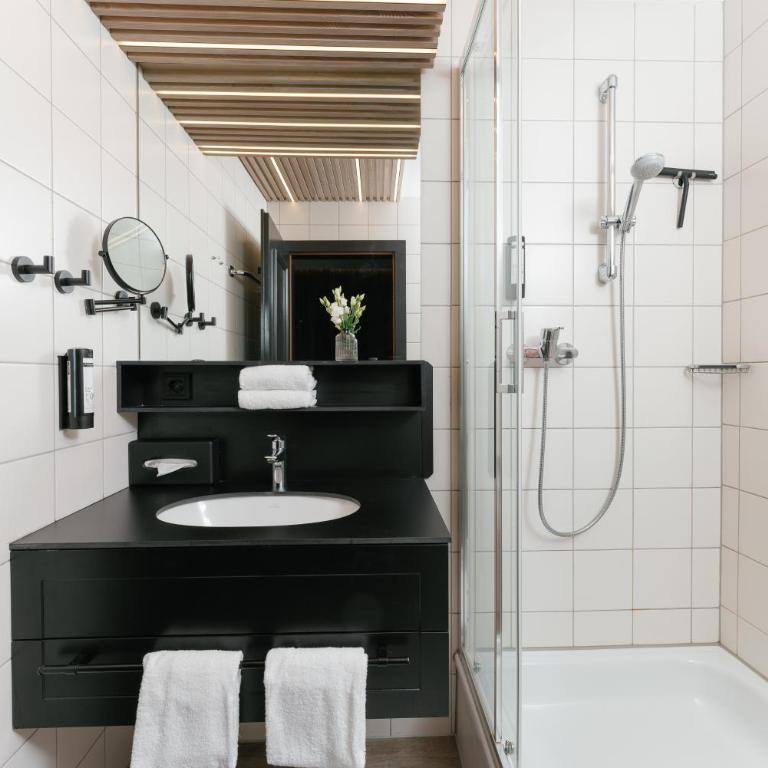 MONDI Hotel am Grundlsee - Hotel-Doppelzimmer mit Seeblick - 7