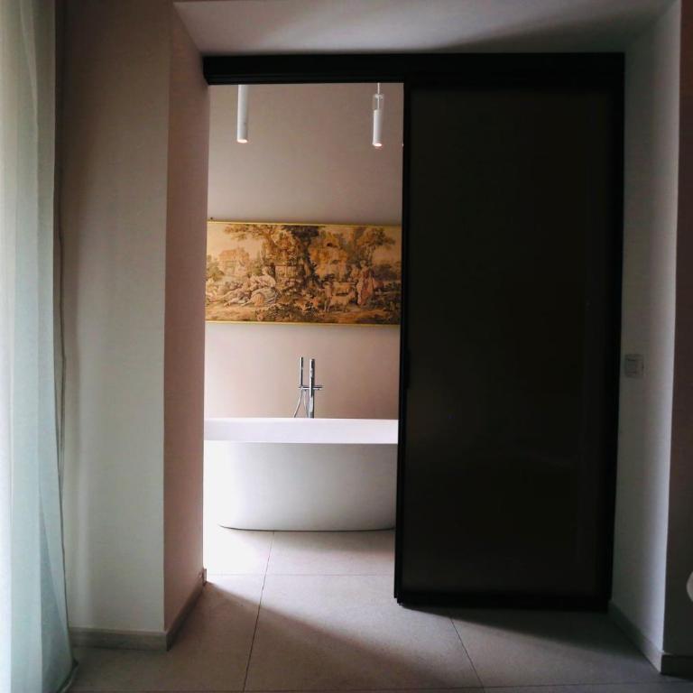 Guest House Colonna - Deluxe Double Room with Bath - 1
