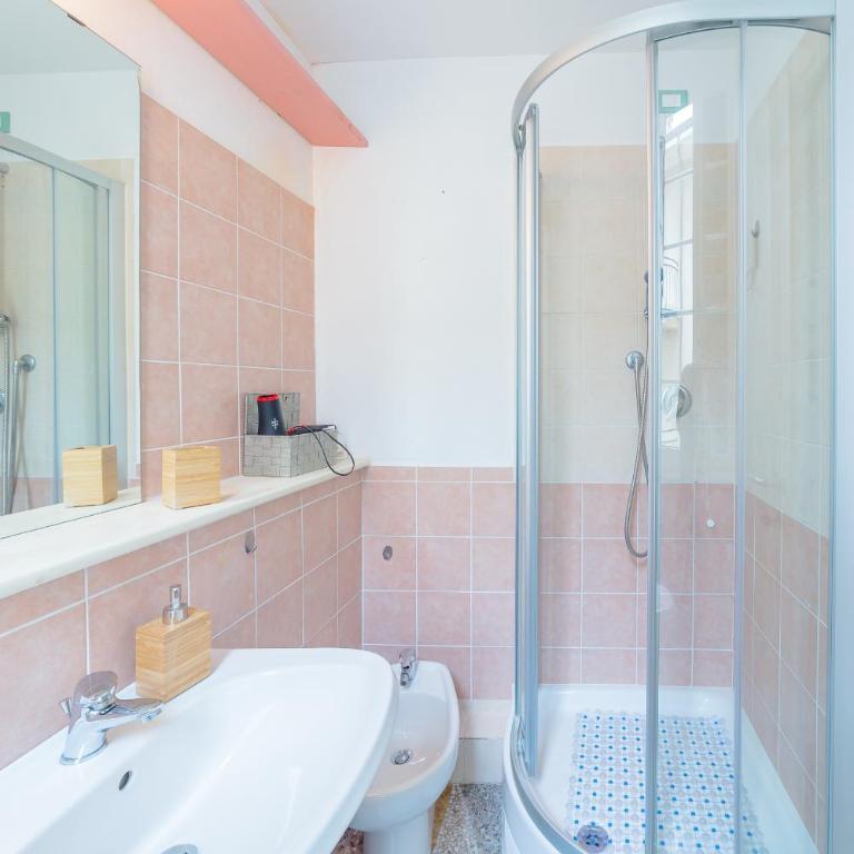B&B Bernini - Camera Matrimoniale con Bagno Privato - 4