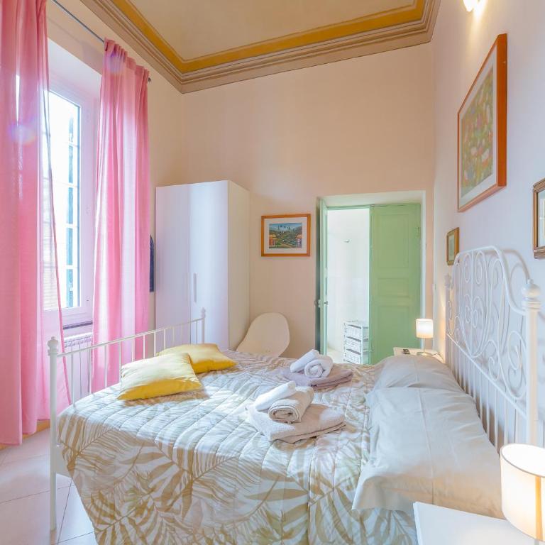 B&B Bernini - Camera Matrimoniale con Bagno Privato - 2