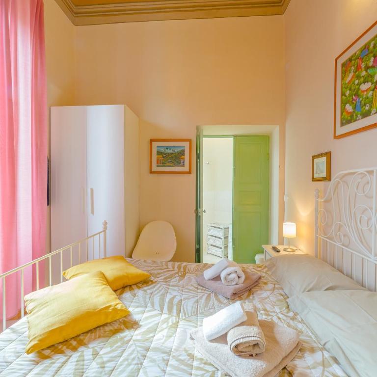B&B Bernini - Camera Matrimoniale con Bagno Privato - 10
