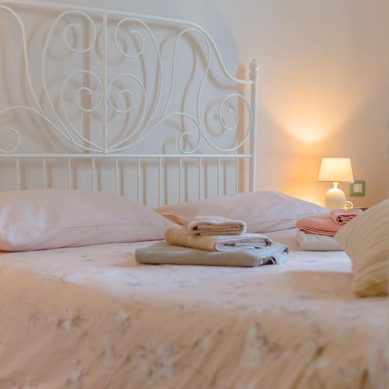 B&B Bernini - Camera Matrimoniale con Bagno Privato Esterno - 16