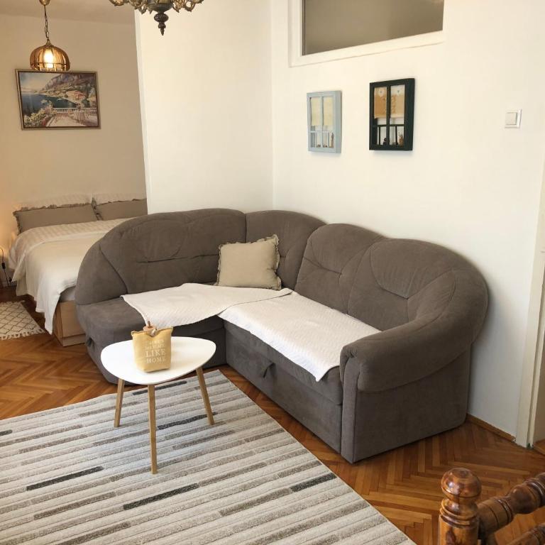 One-bedroom Apartment - One-Bedroom Apartment - 1