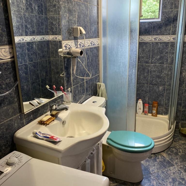 P&V - Dvokrevetna Soba sa Bračnim Krevetom i Pogledom na Planinu - 1