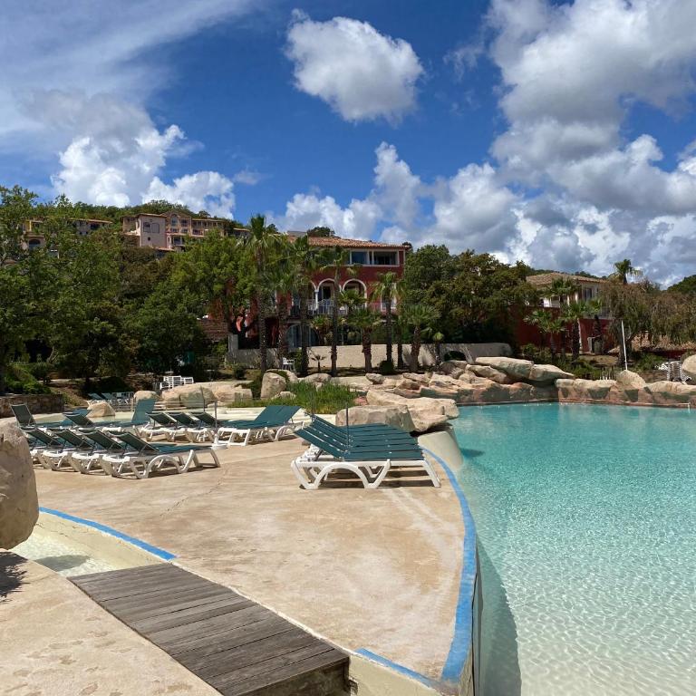 Appt Climatisé de charme-moderne - Vue Mer Club Vacances Restanques Golfe Saint-Tropez - Les Roses - Grimaud - Appartamento con Vista Mare - 41
