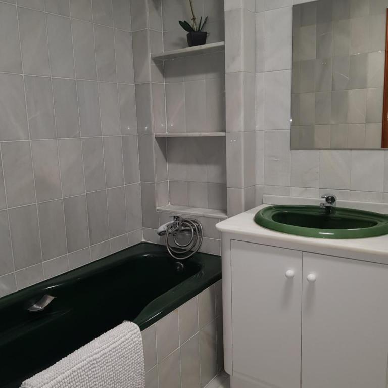 Pension Yna Holiday - Habitación Doble con baño privado - 2
