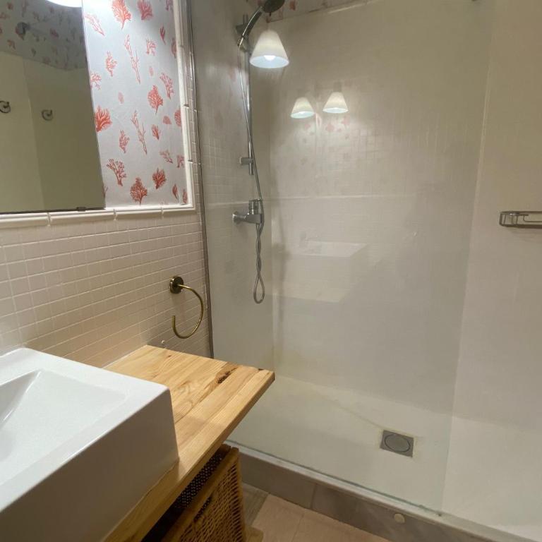 Apartamento primera linea de playa reformado en Las Redes - Apartamento de 2 dormitorios - 17