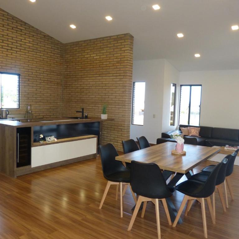 Modernes Ferienhaus in Paraguay, Hohenau mit Reitanlage und Beachvolleyball - Three-Bedroom House - 3